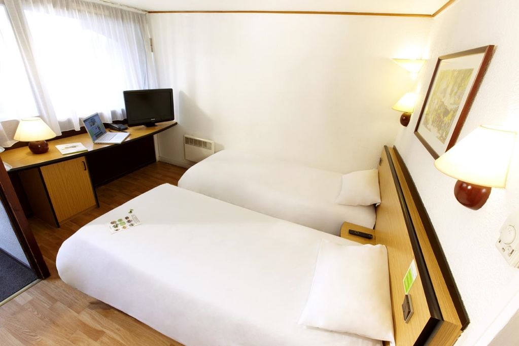 Kyriad Fontenay - Trésigny Habitación foto
