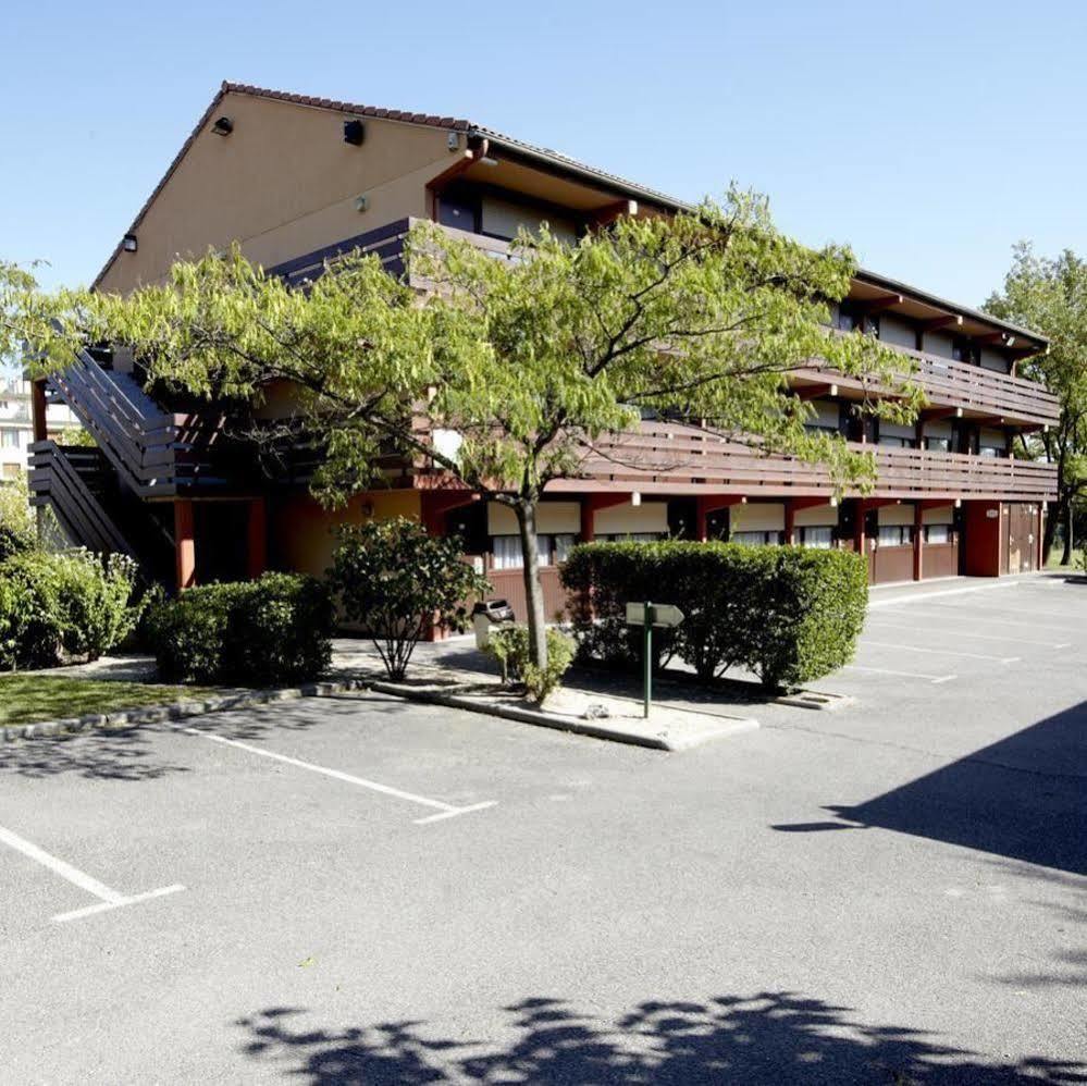 Kyriad Fontenay - Trésigny Exterior foto